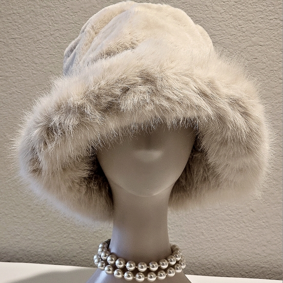 Faux Fur Bucket Hat Big Beautiful  Soft Thick Floppy Thick Fluffy Classi… - Picture 2 of 3